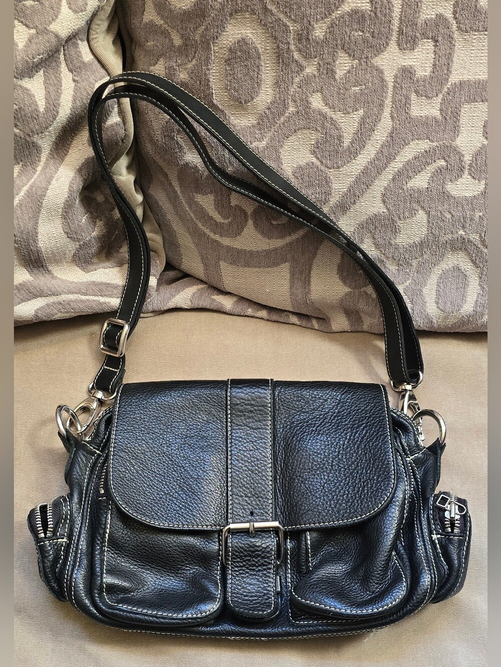 ROOTS CARGO Black Leather Shoulder Bag - Classic Women's Crossbody